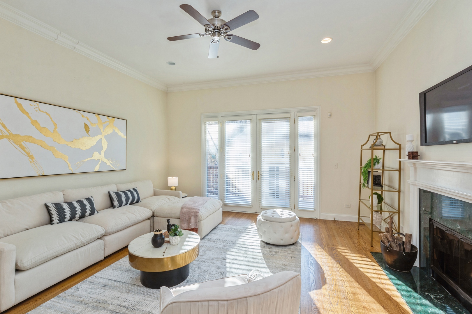 903 W WEBSTER Avenue