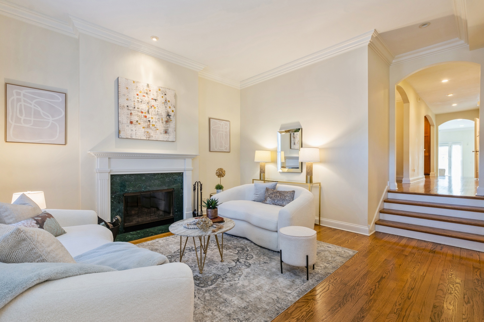 903 W WEBSTER Avenue