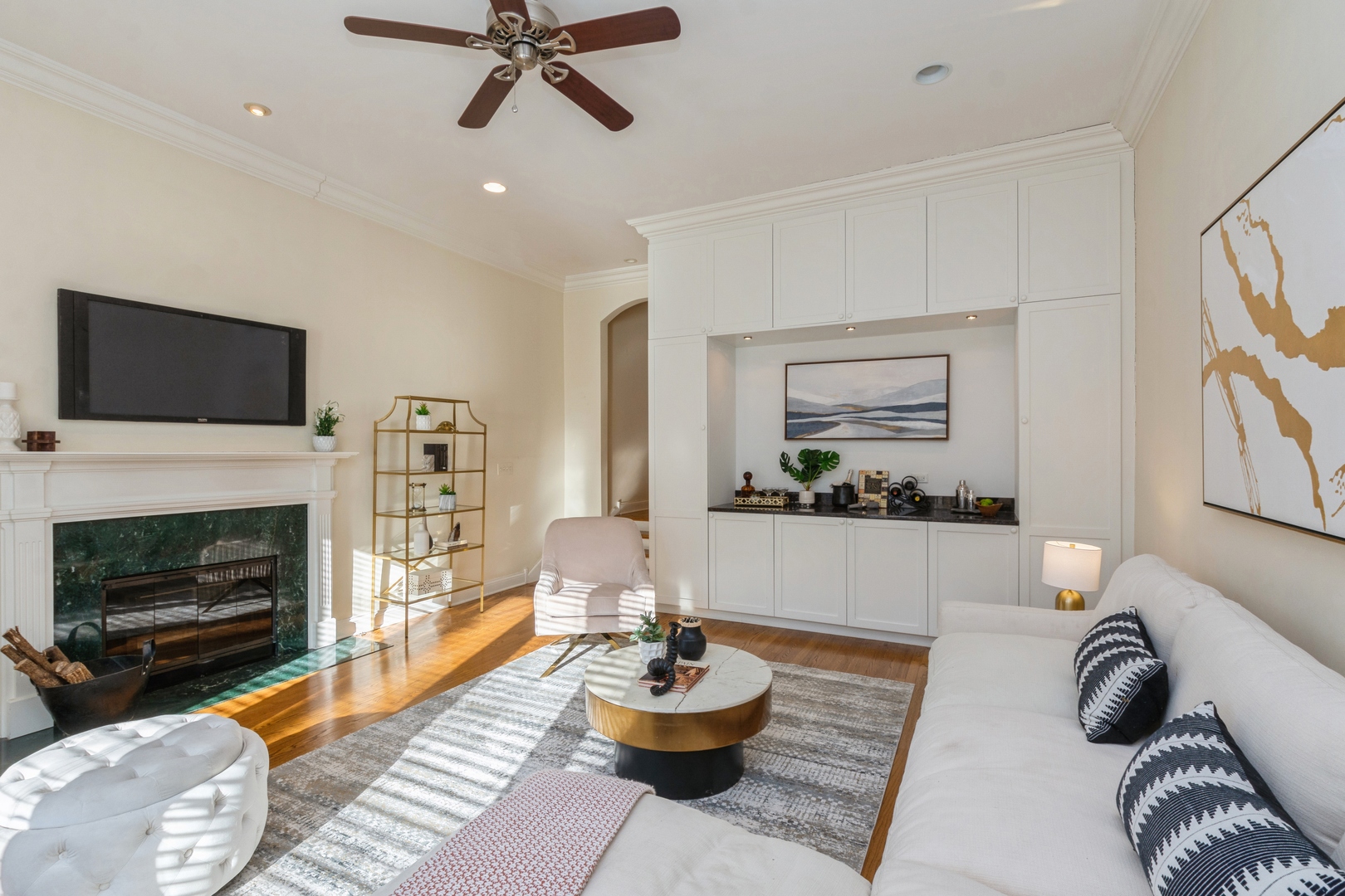 903 W WEBSTER Avenue