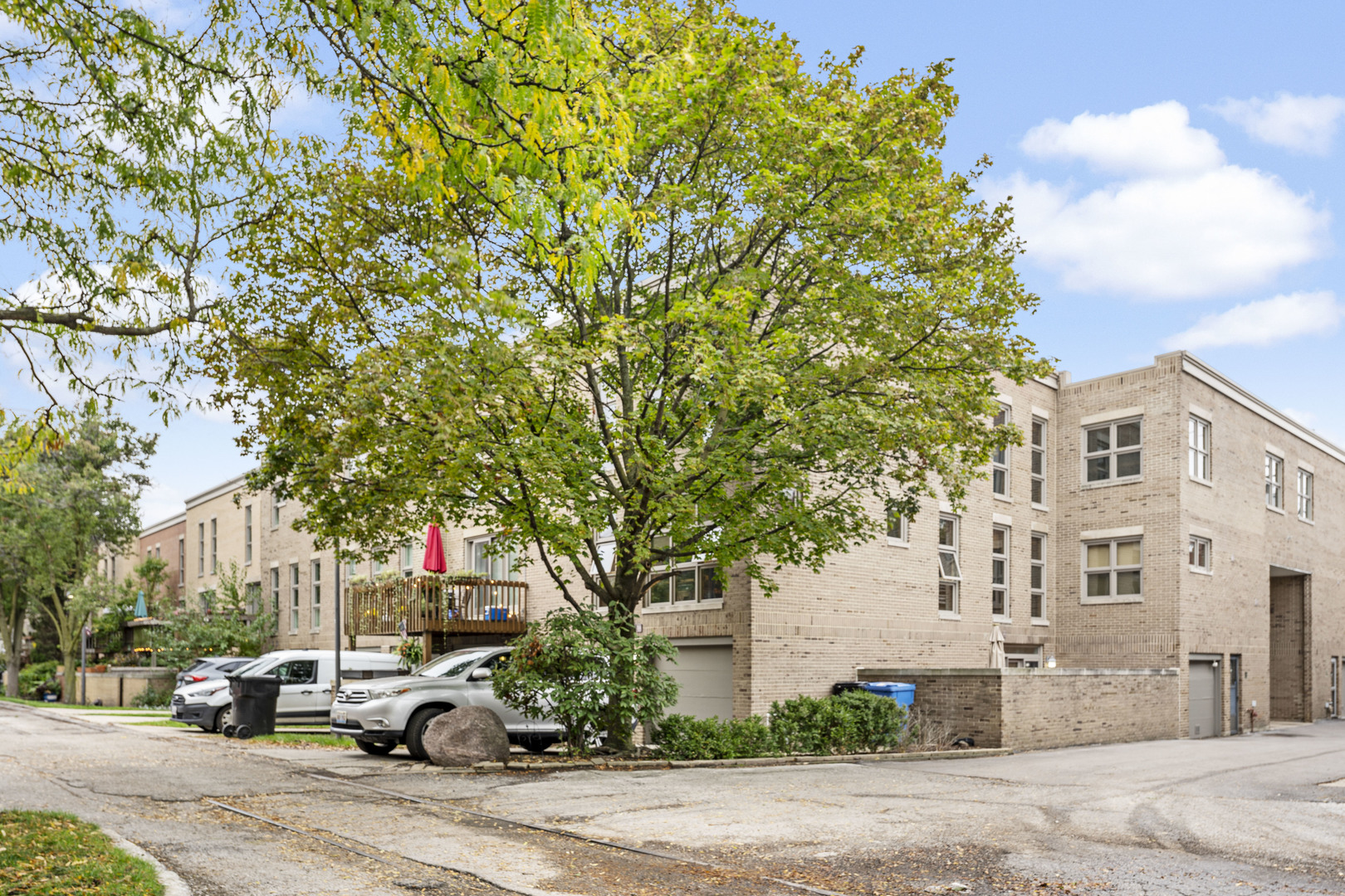 2383 N Wayne Avenue