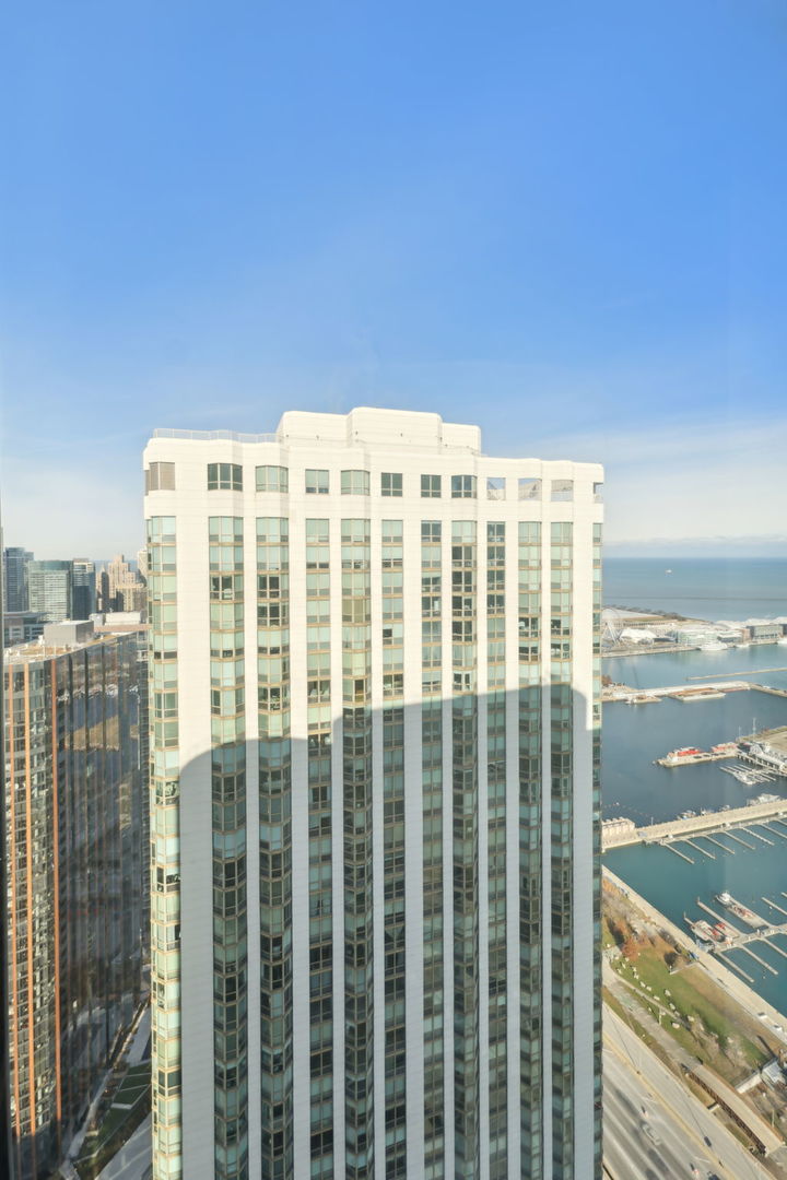 155 N Harbor Drive Unit: 5405