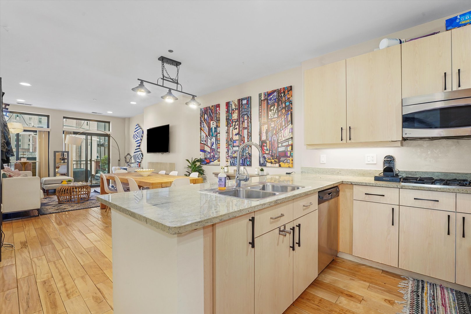 33 W Huron Street Unit: 413