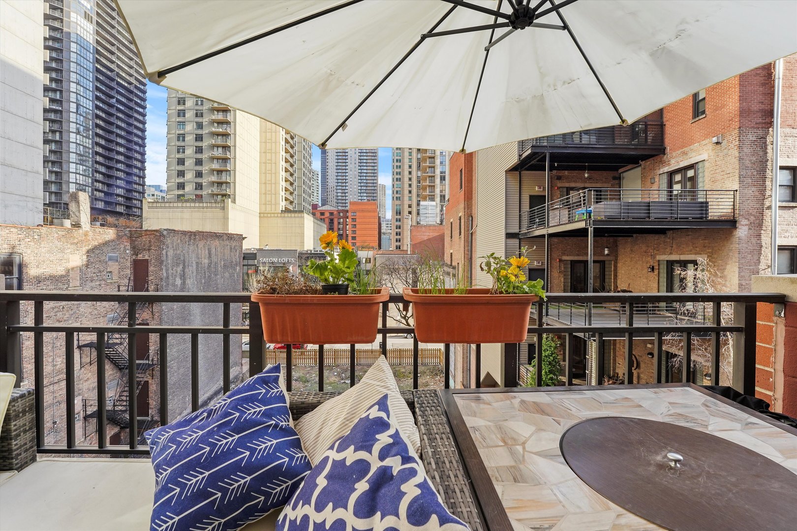 33 W Huron Street Unit: 413