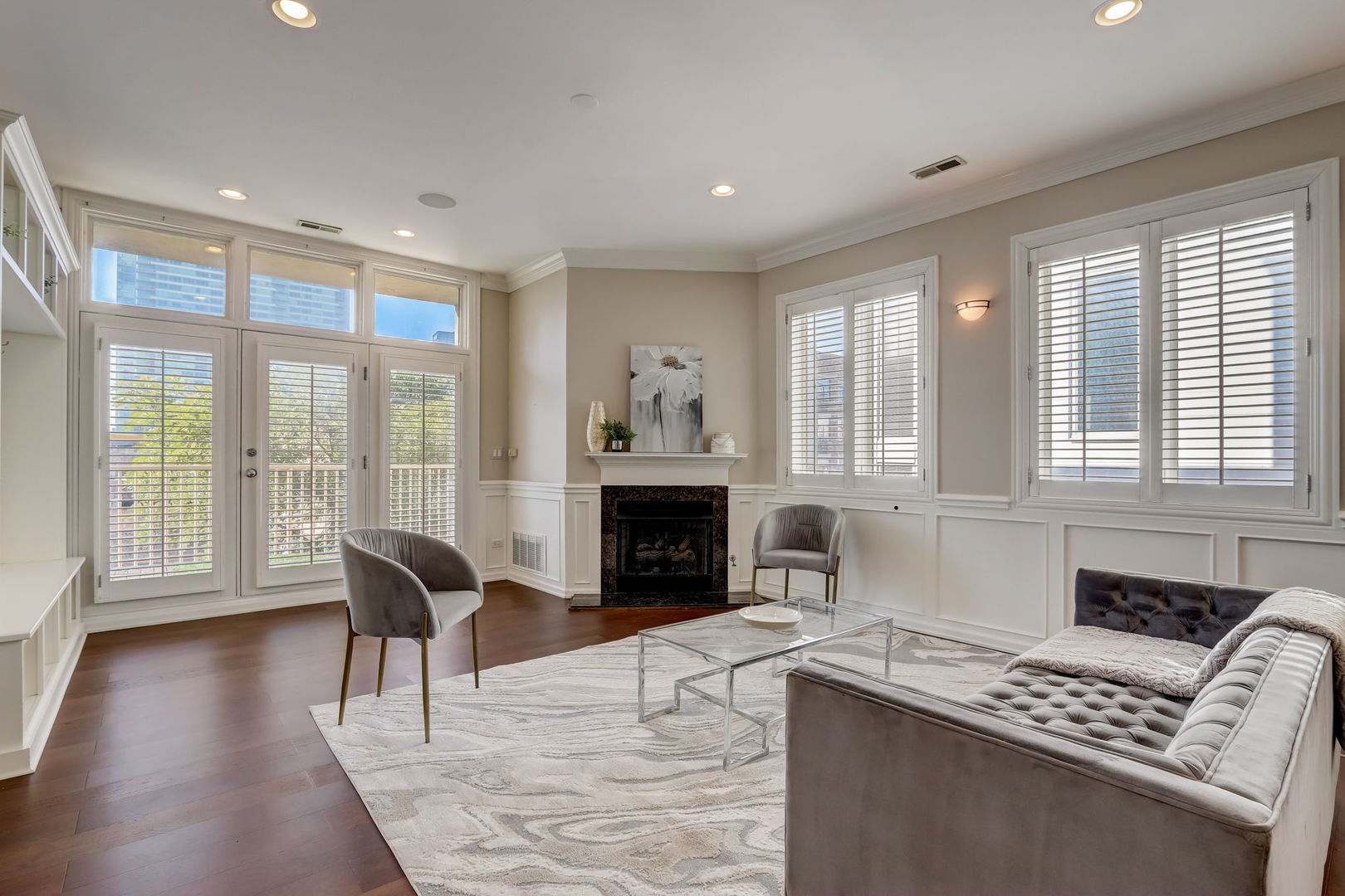 700 W Grand Avenue Unit: 4EW
