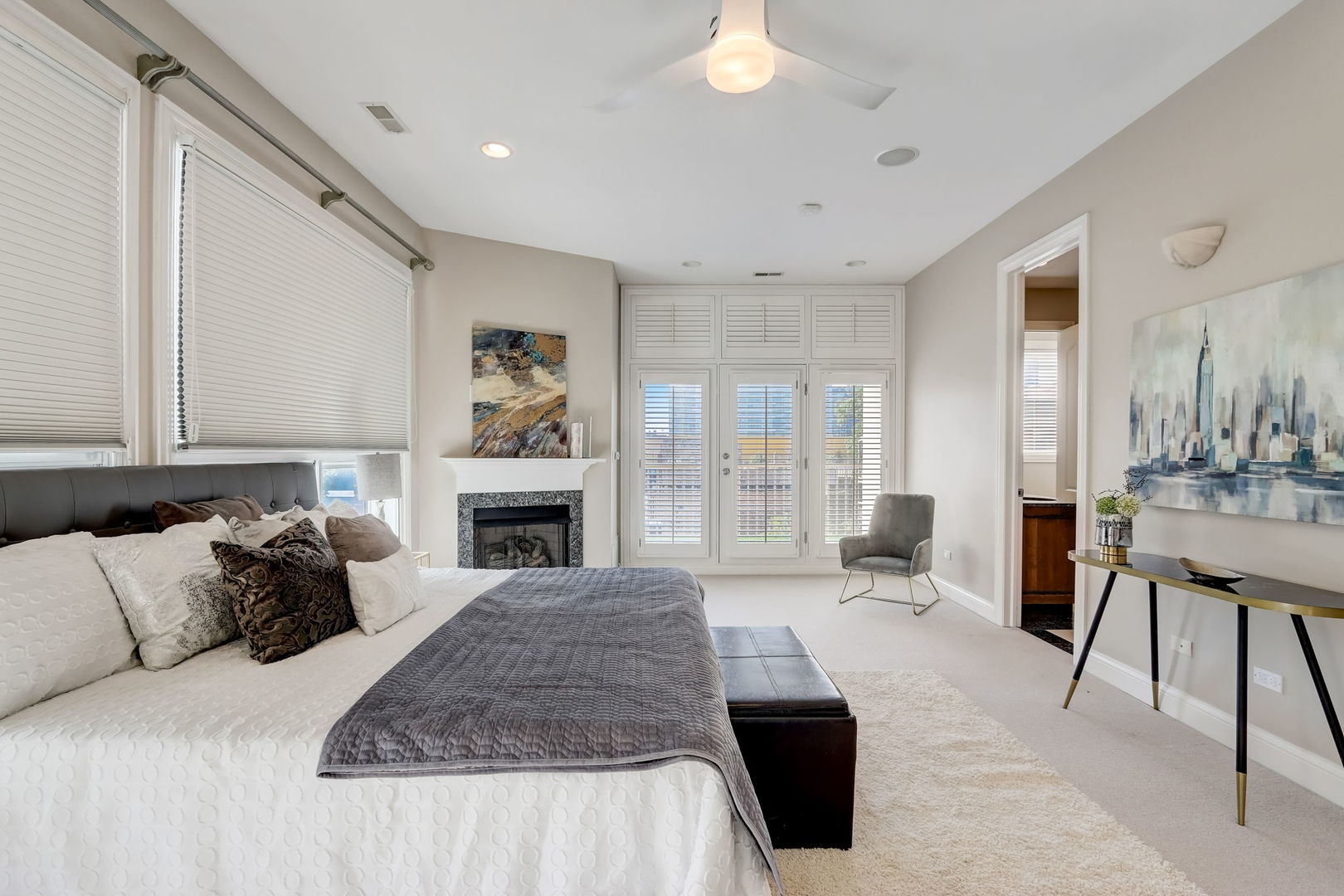 700 W Grand Avenue Unit: 4EW