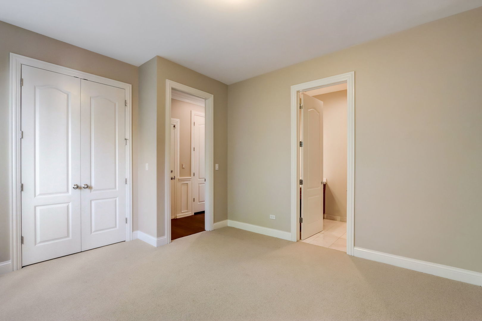 700 W Grand Avenue Unit: 4EW