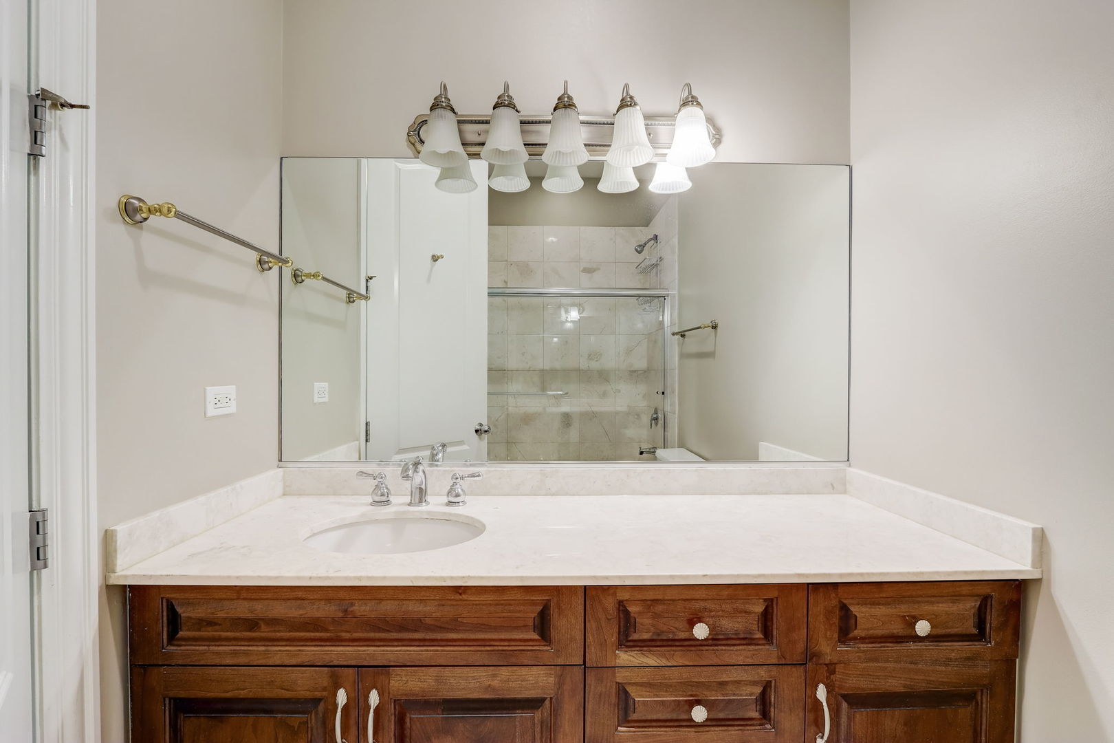 700 W Grand Avenue Unit: 4EW