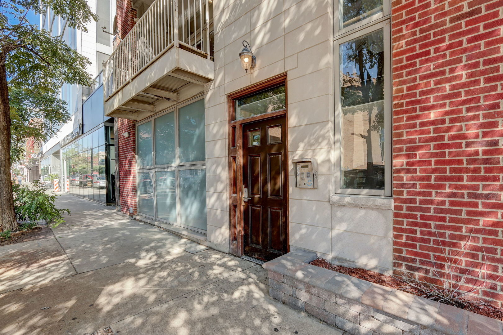 700 W Grand Avenue Unit: 4EW