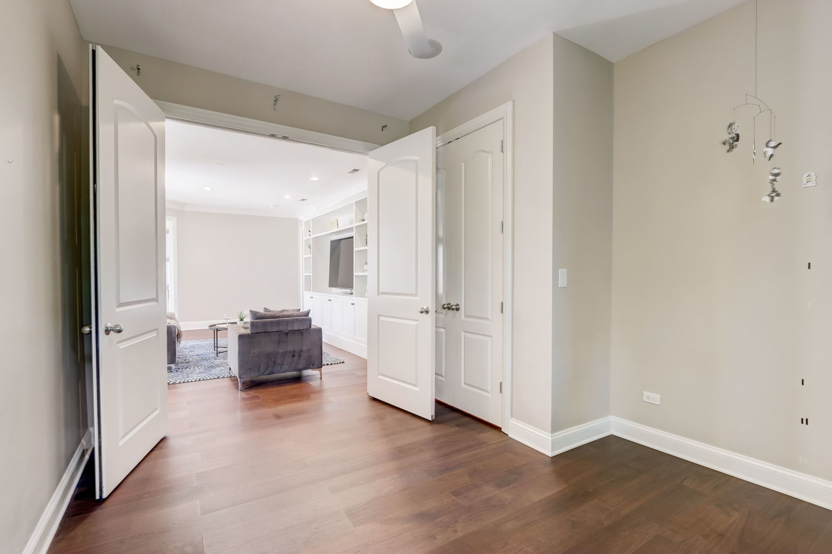 700 W Grand Avenue Unit: 4EW