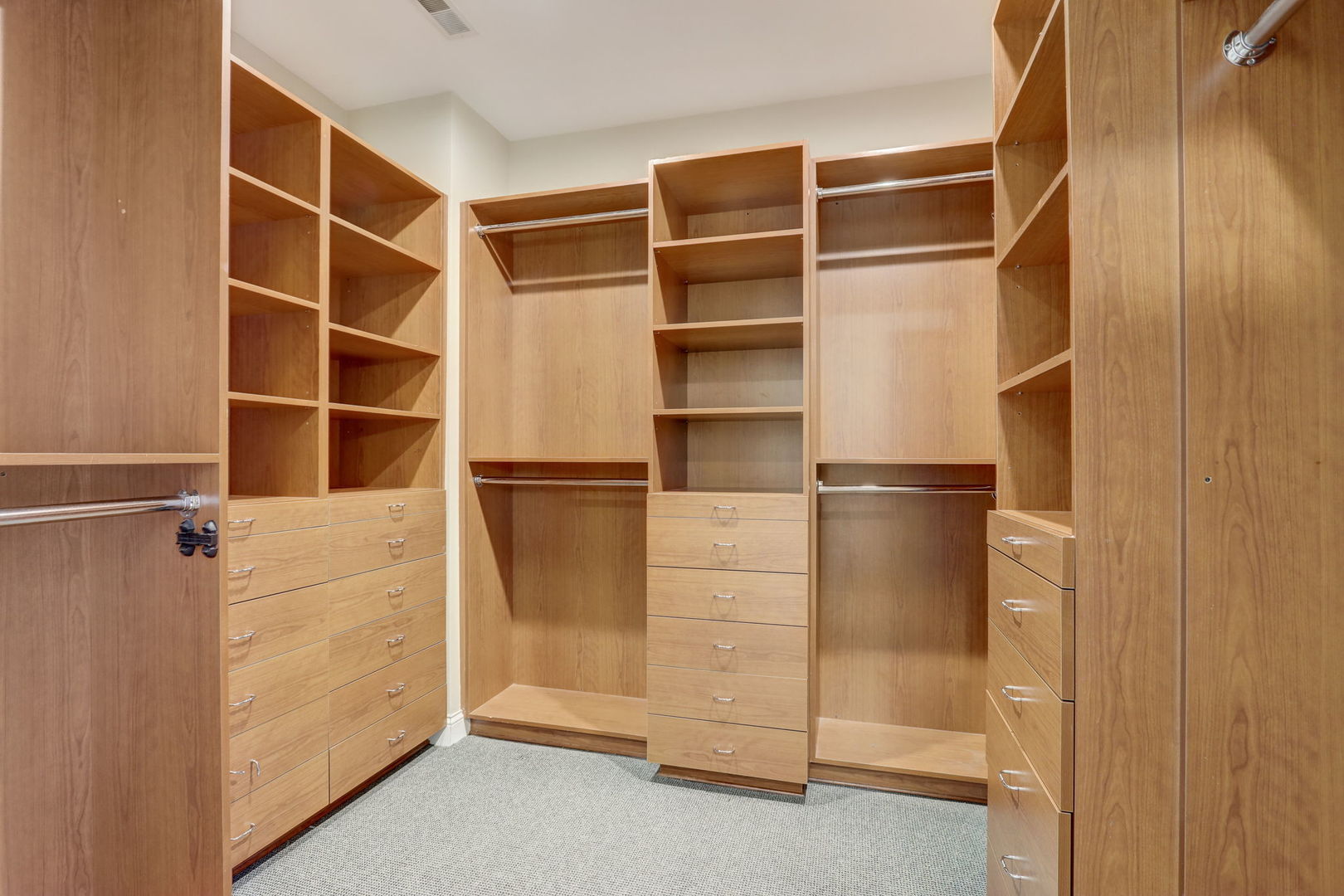 700 W Grand Avenue Unit: 4EW