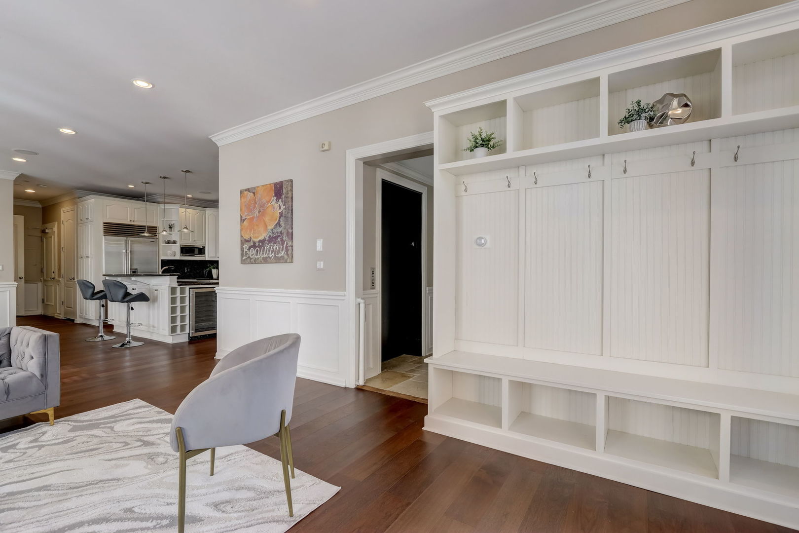 700 W Grand Avenue Unit: 4EW