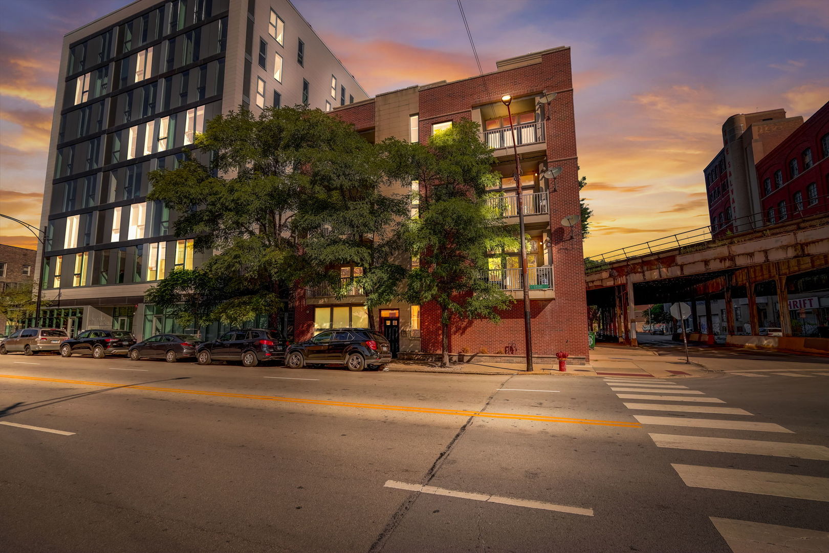 700 W Grand Avenue Unit: 4EW