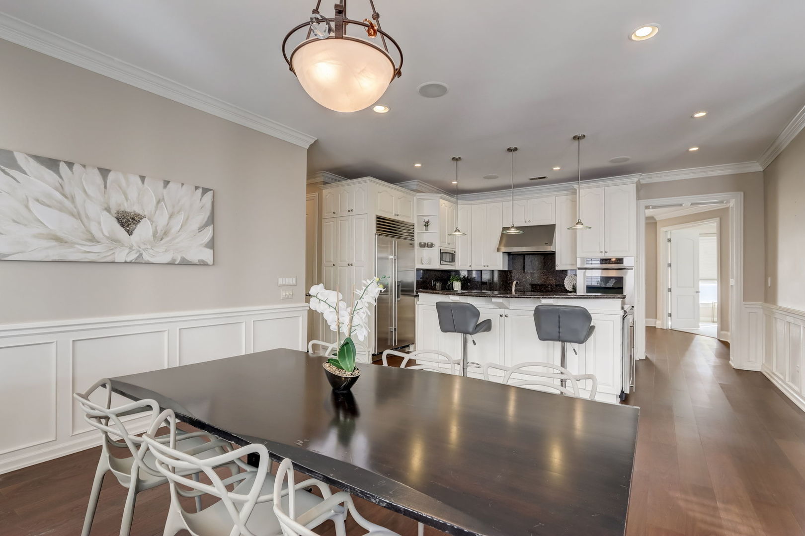 700 W Grand Avenue Unit: 4EW