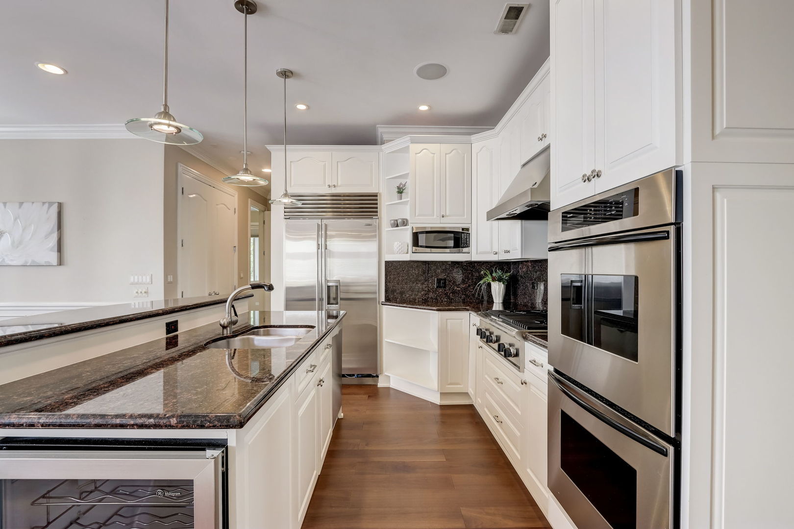 700 W Grand Avenue Unit: 4EW
