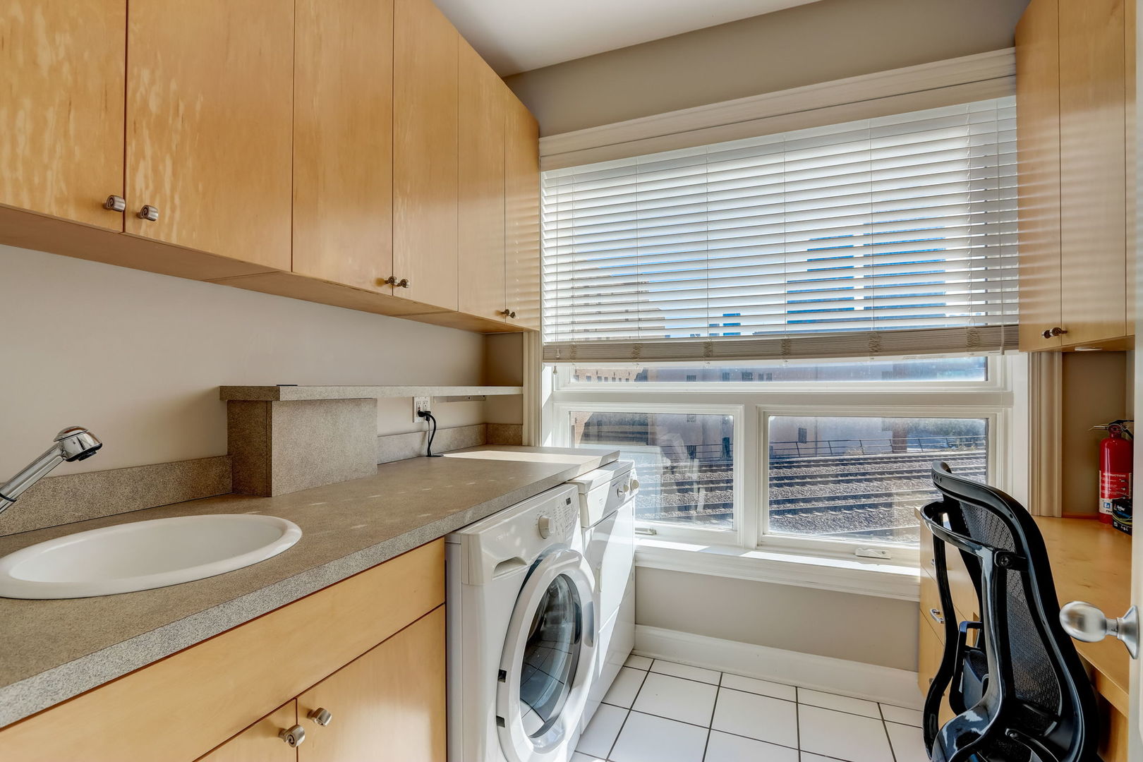 700 W Grand Avenue Unit: 4EW