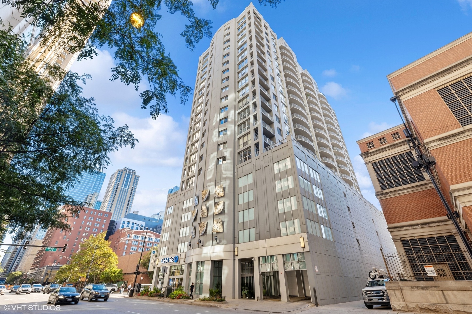 600 N Dearborn Street Unit: 1010