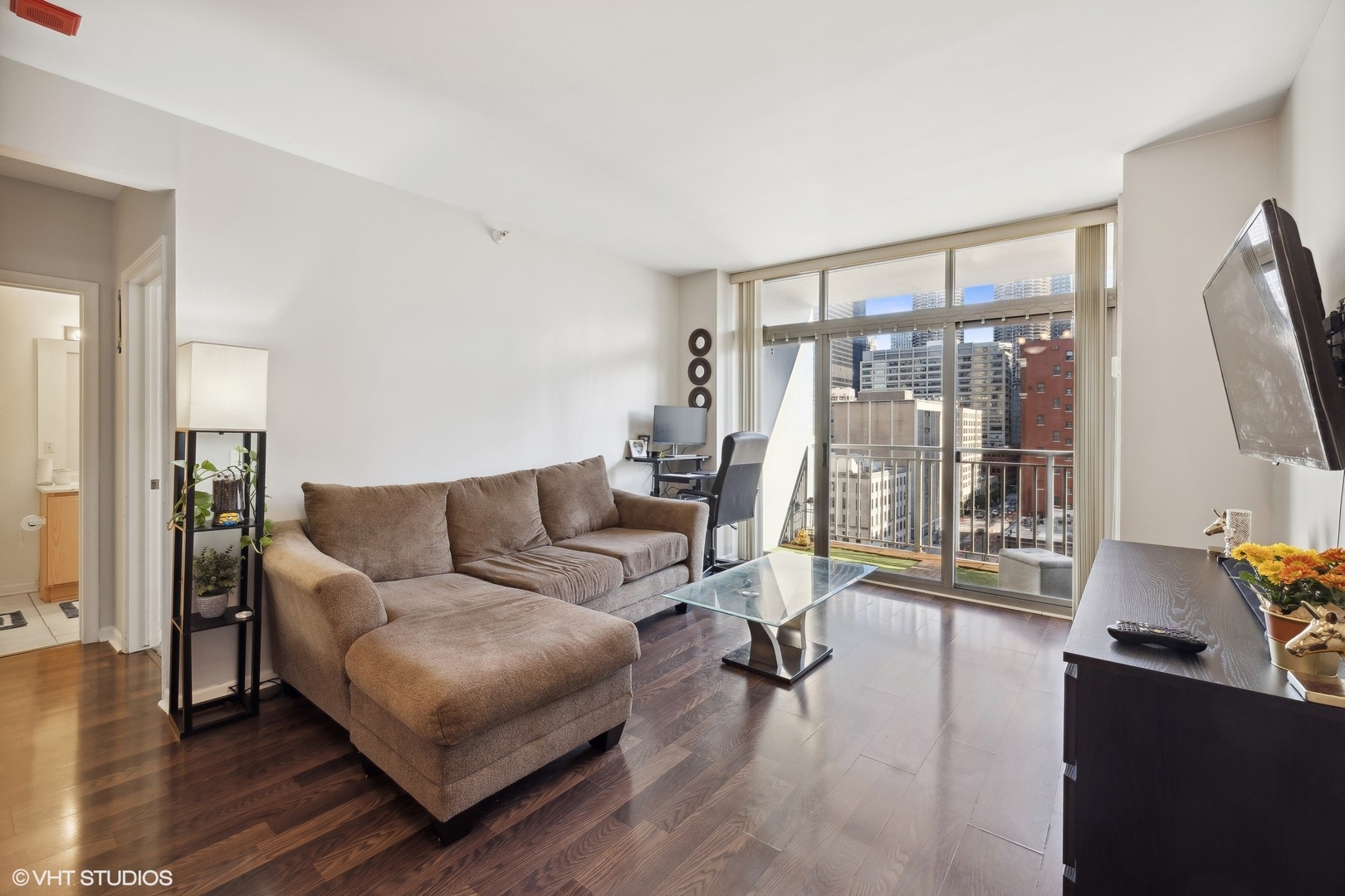 600 N Dearborn Street Unit: 1010