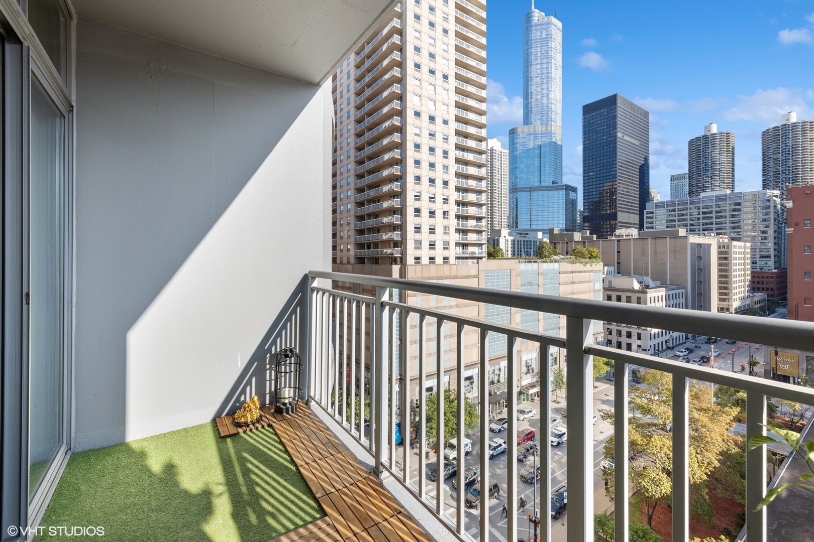 600 N Dearborn Street Unit: 1010
