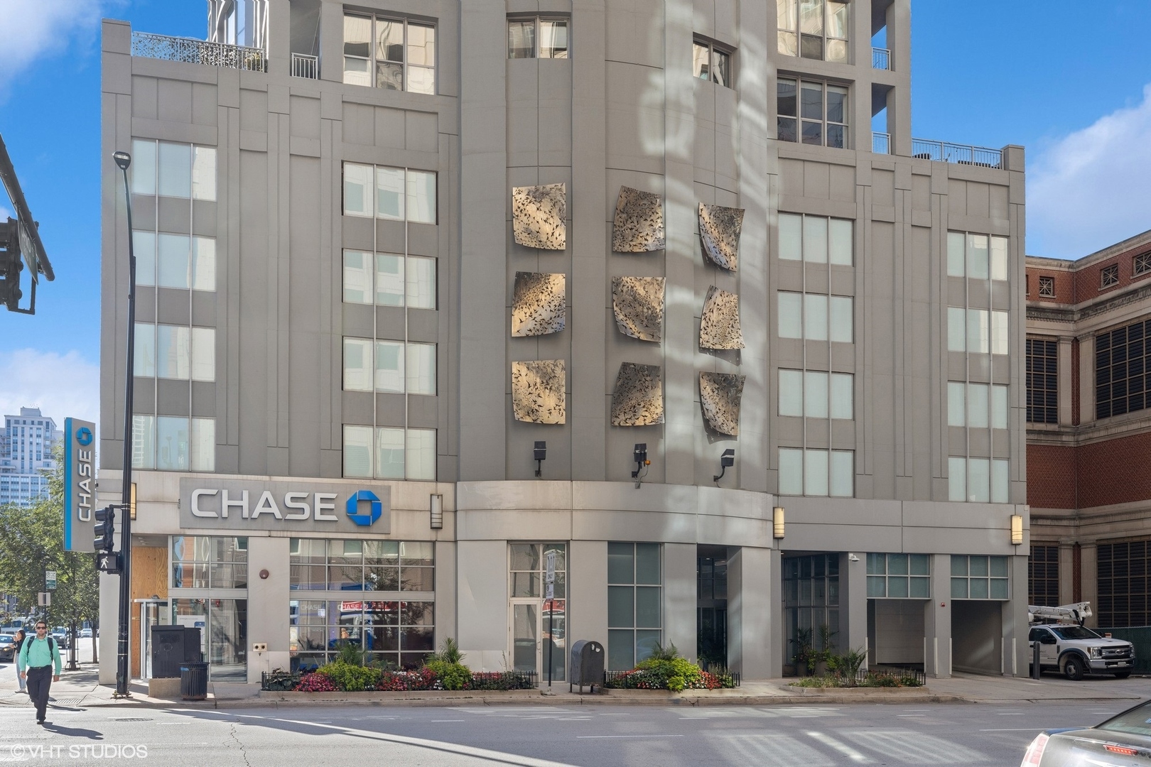 600 N Dearborn Street Unit: 1010