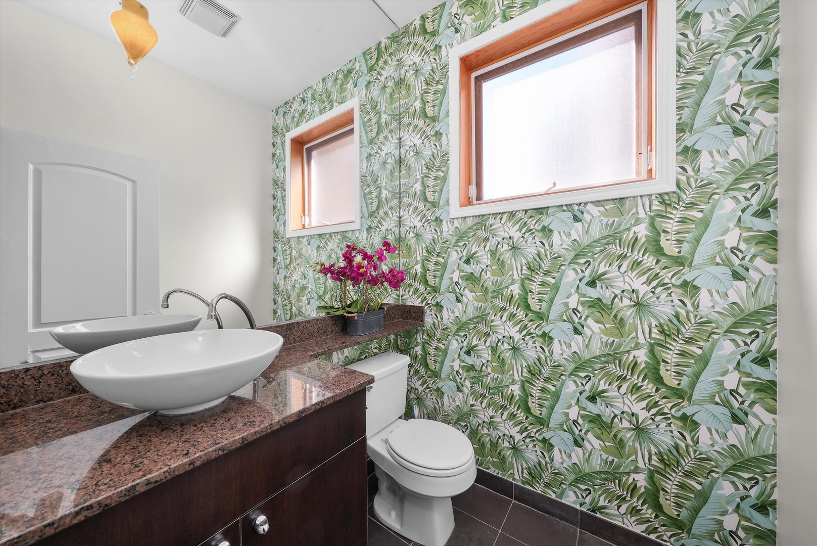 1057 N MARSHFIELD Avenue Unit: A