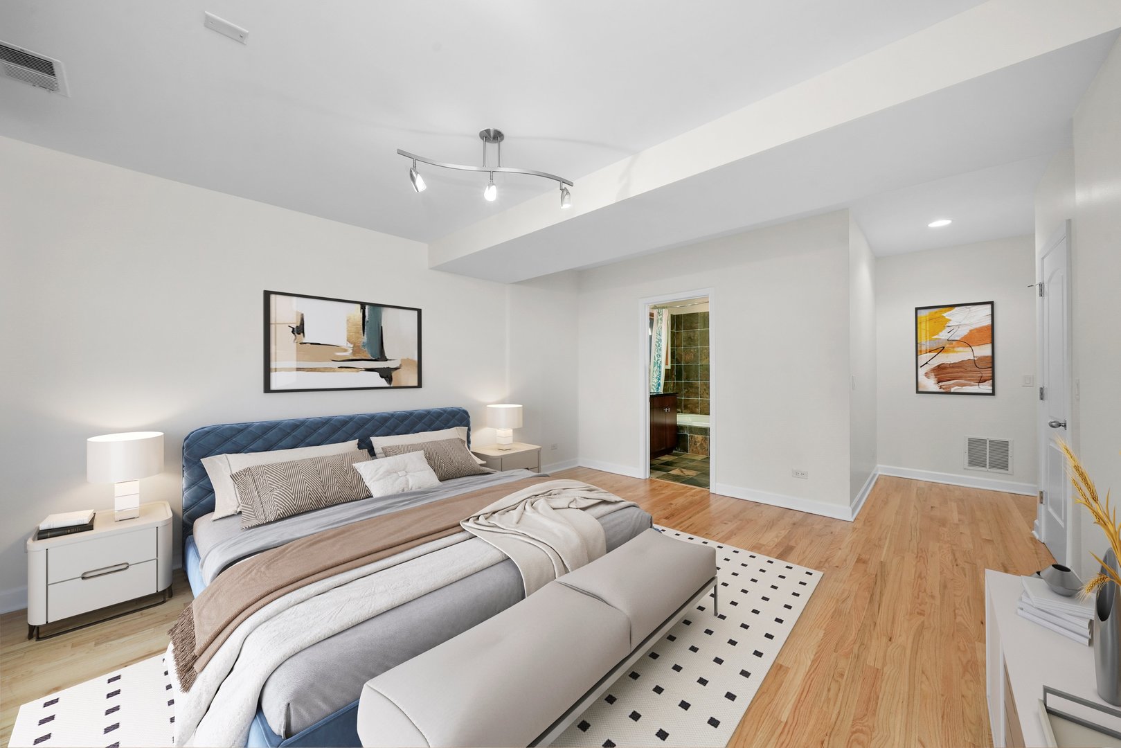 1057 N MARSHFIELD Avenue Unit: A