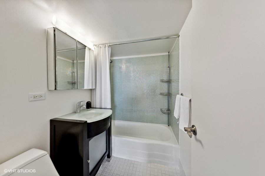 1360 N SANDBURG Terrace Unit: 2911C