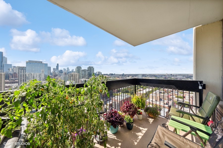 1360 N SANDBURG Terrace Unit: 2911C