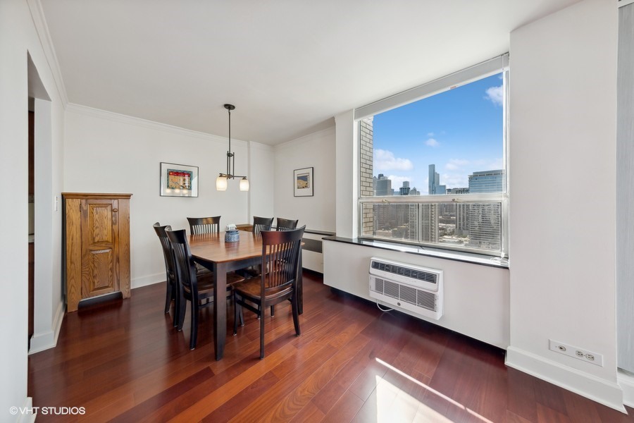 1360 N SANDBURG Terrace Unit: 2911C