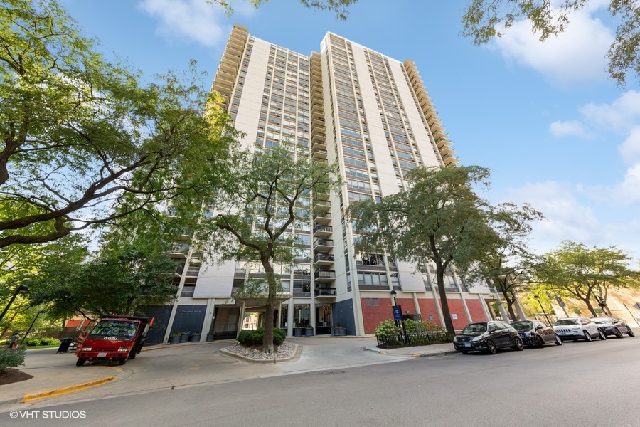 1360 N SANDBURG Terrace Unit: 2911C