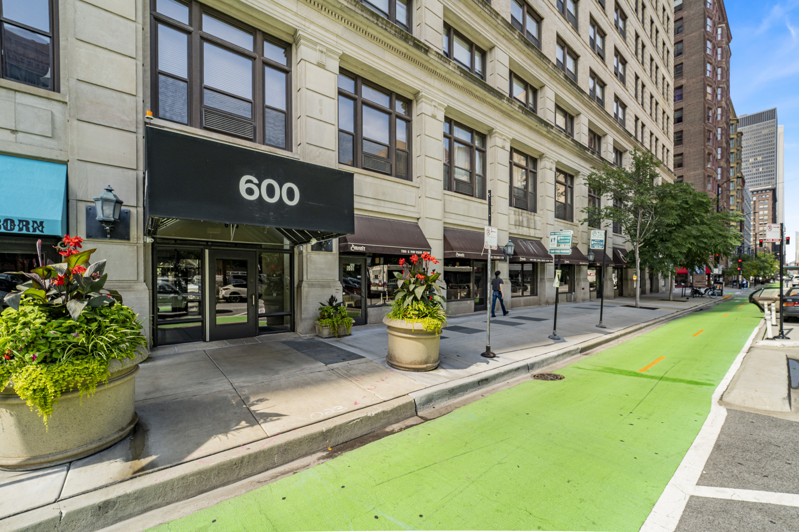 600 S Dearborn Street Unit: 1016