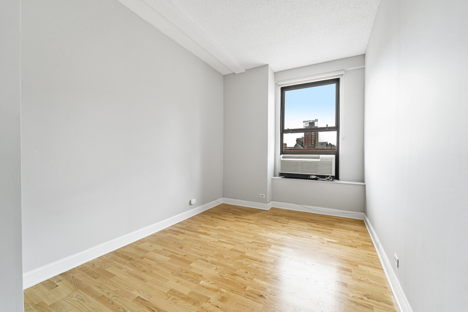 600 S Dearborn Street Unit: 1016