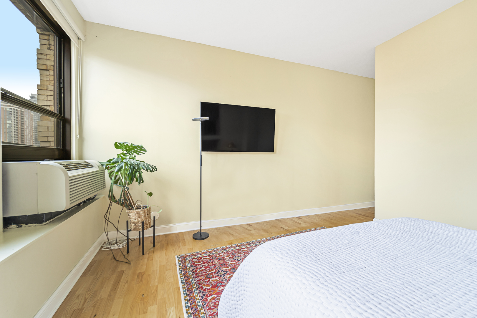 600 S Dearborn Street Unit: 1016