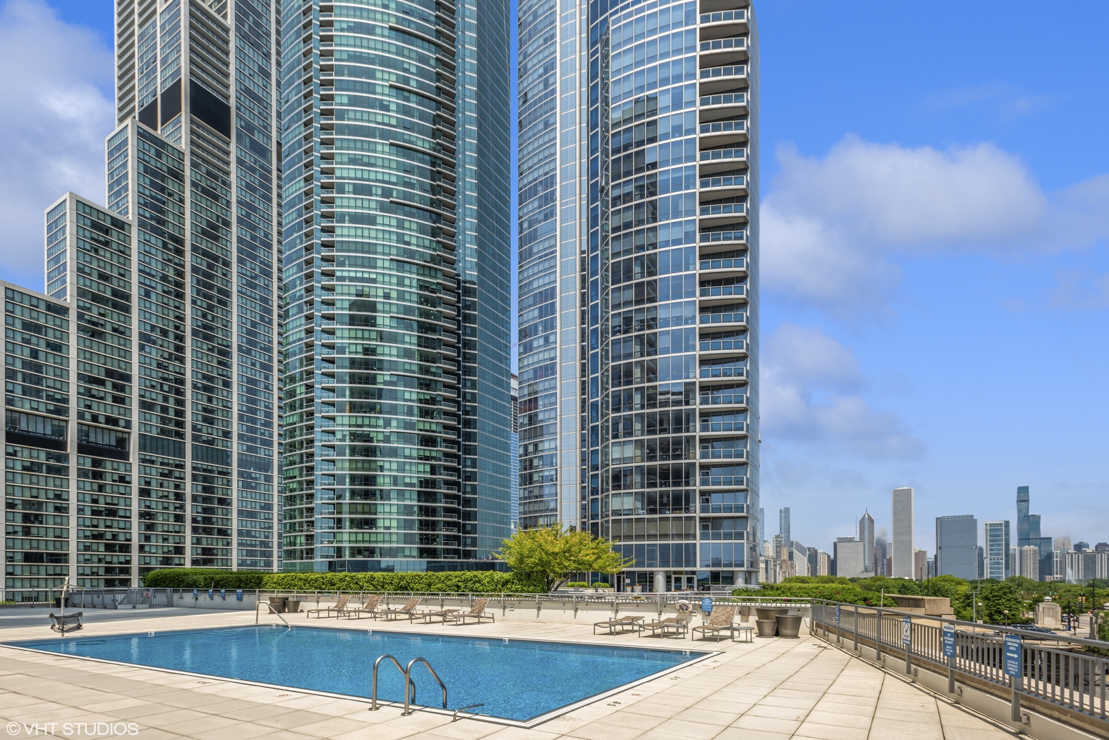 1235 S PRAIRIE Avenue Unit: 1209