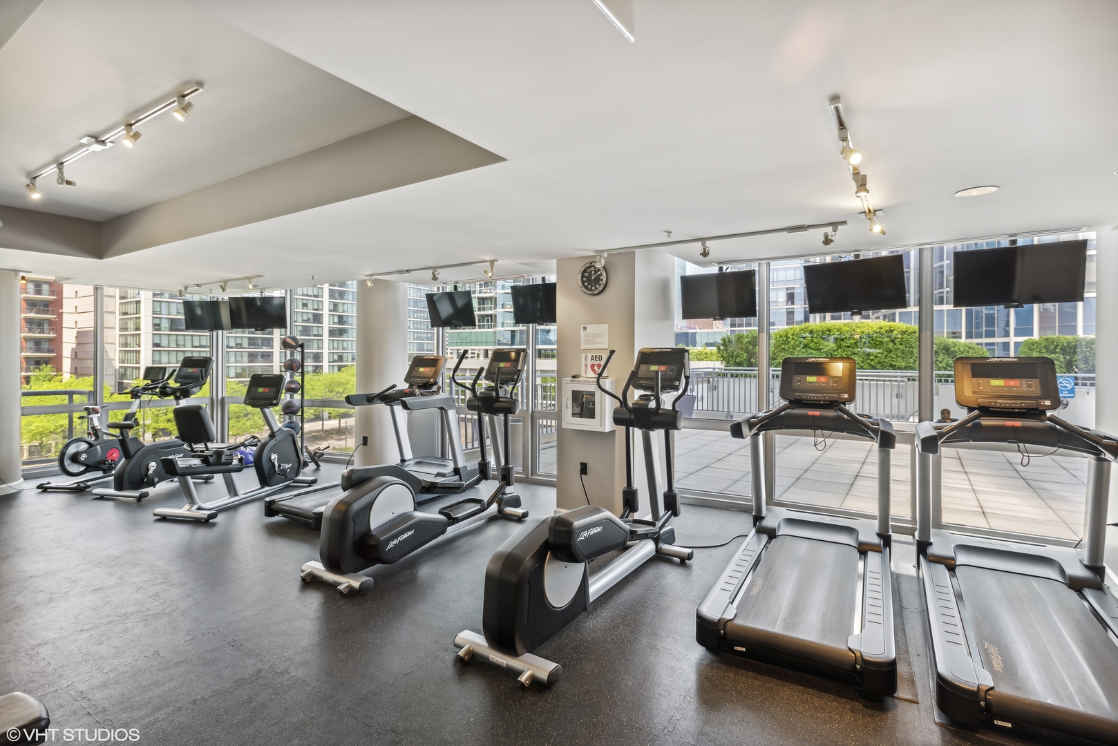 1235 S PRAIRIE Avenue Unit: 1209