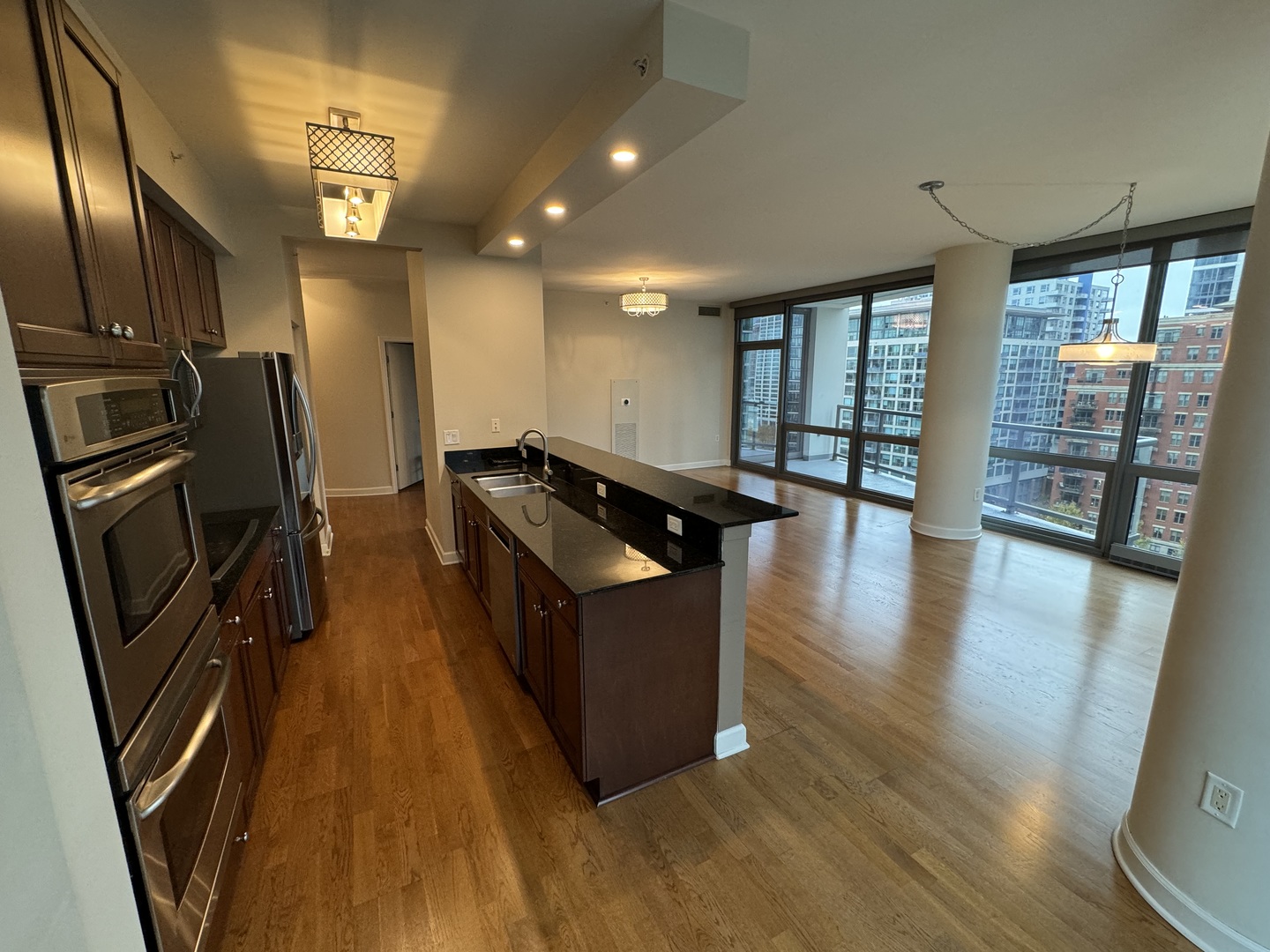 1235 S PRAIRIE Avenue Unit: 1209
