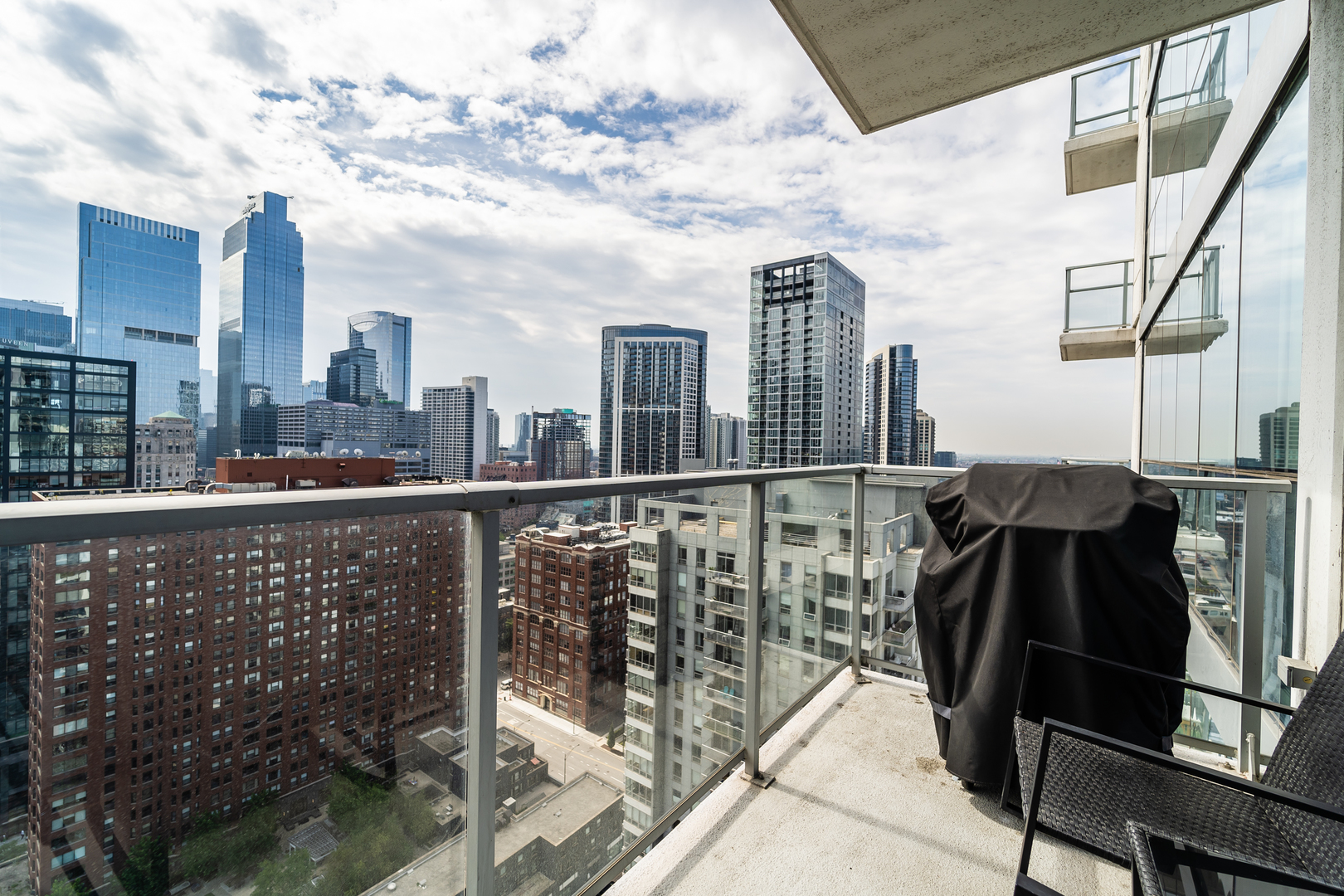 303 W OHIO Street Unit: 2505