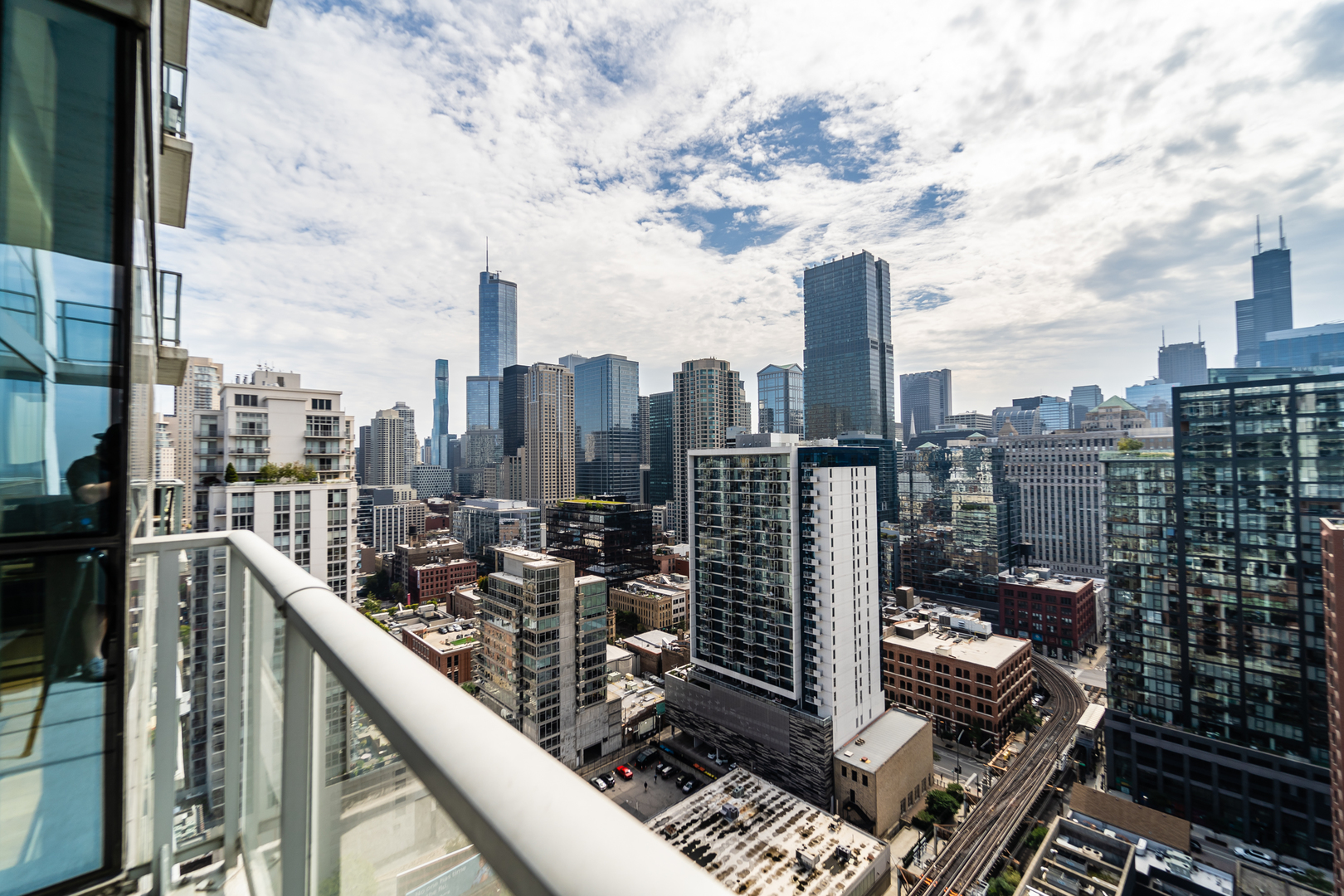 303 W OHIO Street Unit: 2505