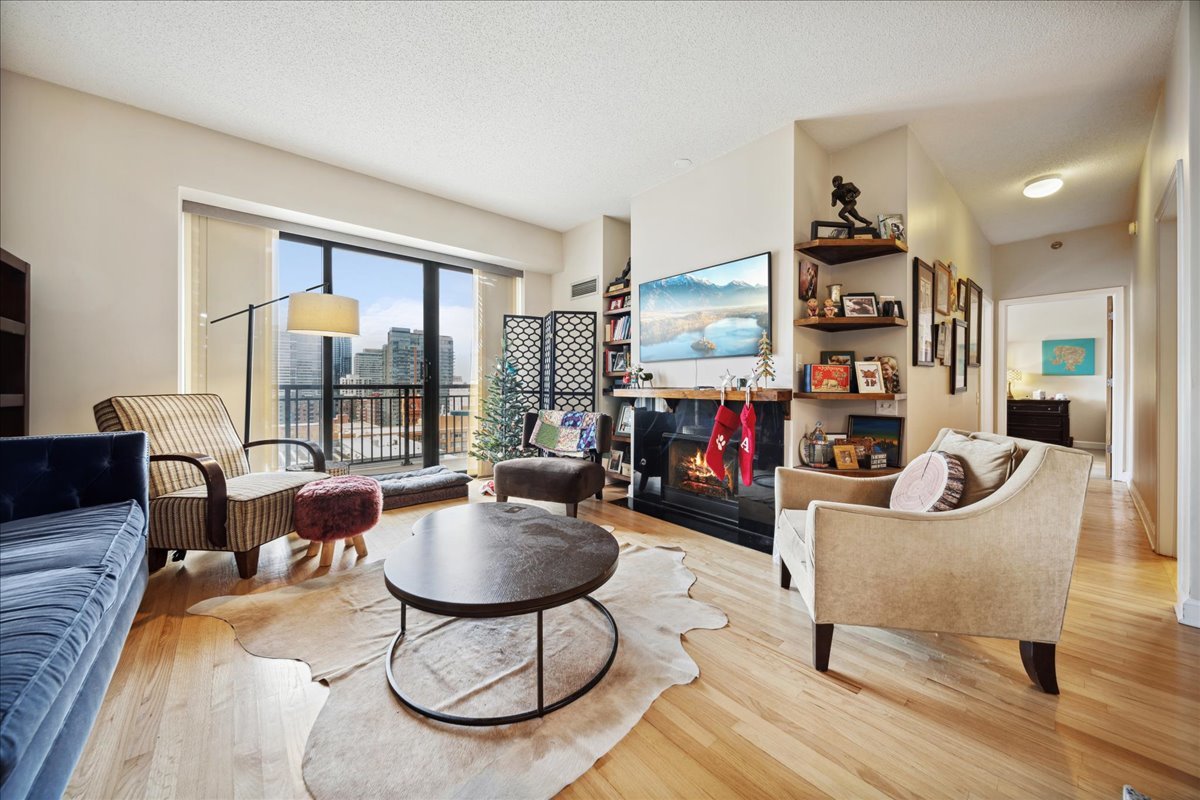 41 E 8TH Street Unit: 1506