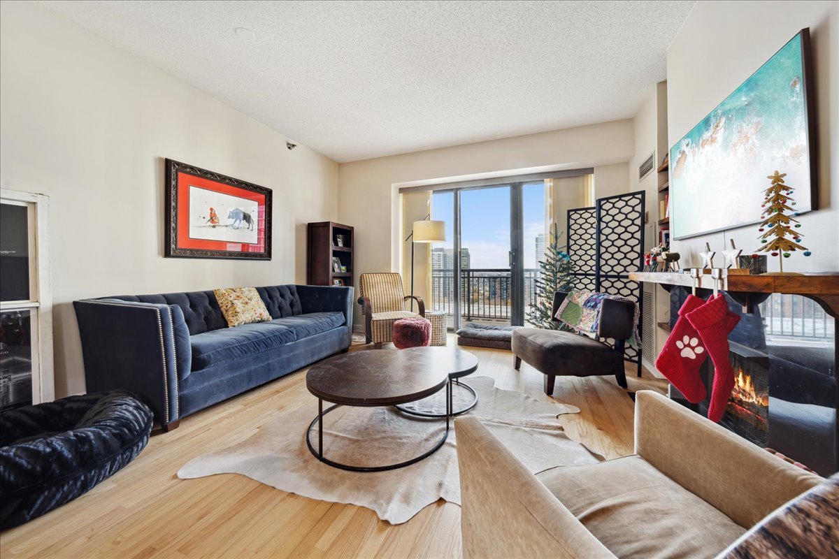 41 E 8TH Street Unit: 1506