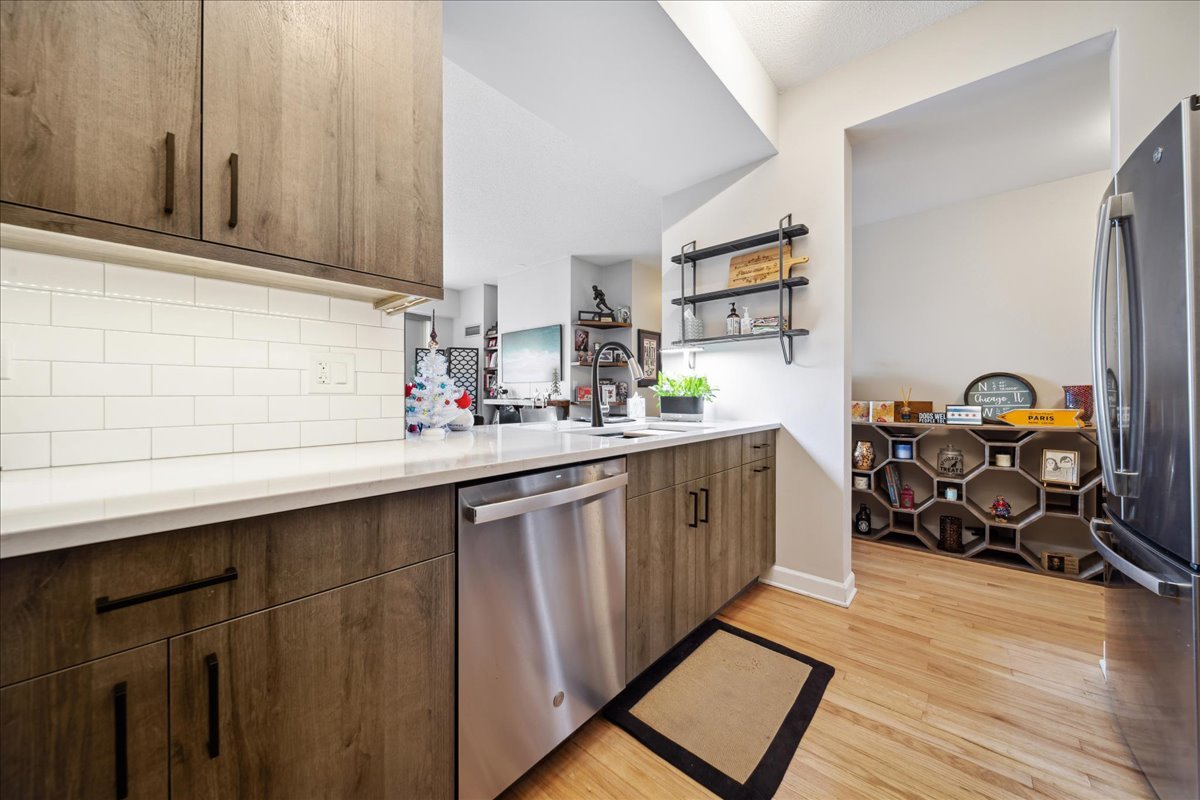 41 E 8TH Street Unit: 1506