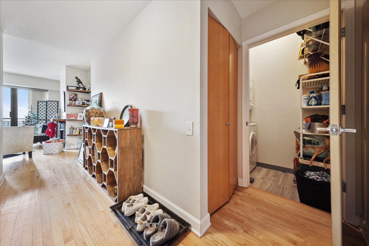 41 E 8TH Street Unit: 1506