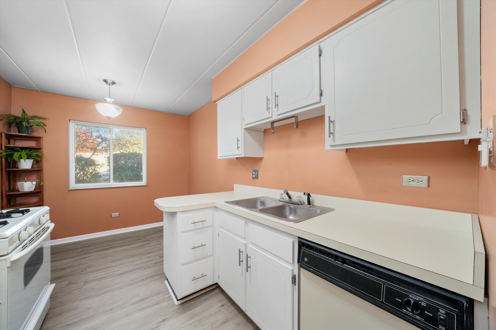 13240 W Circle Drive Parkway Unit: 303