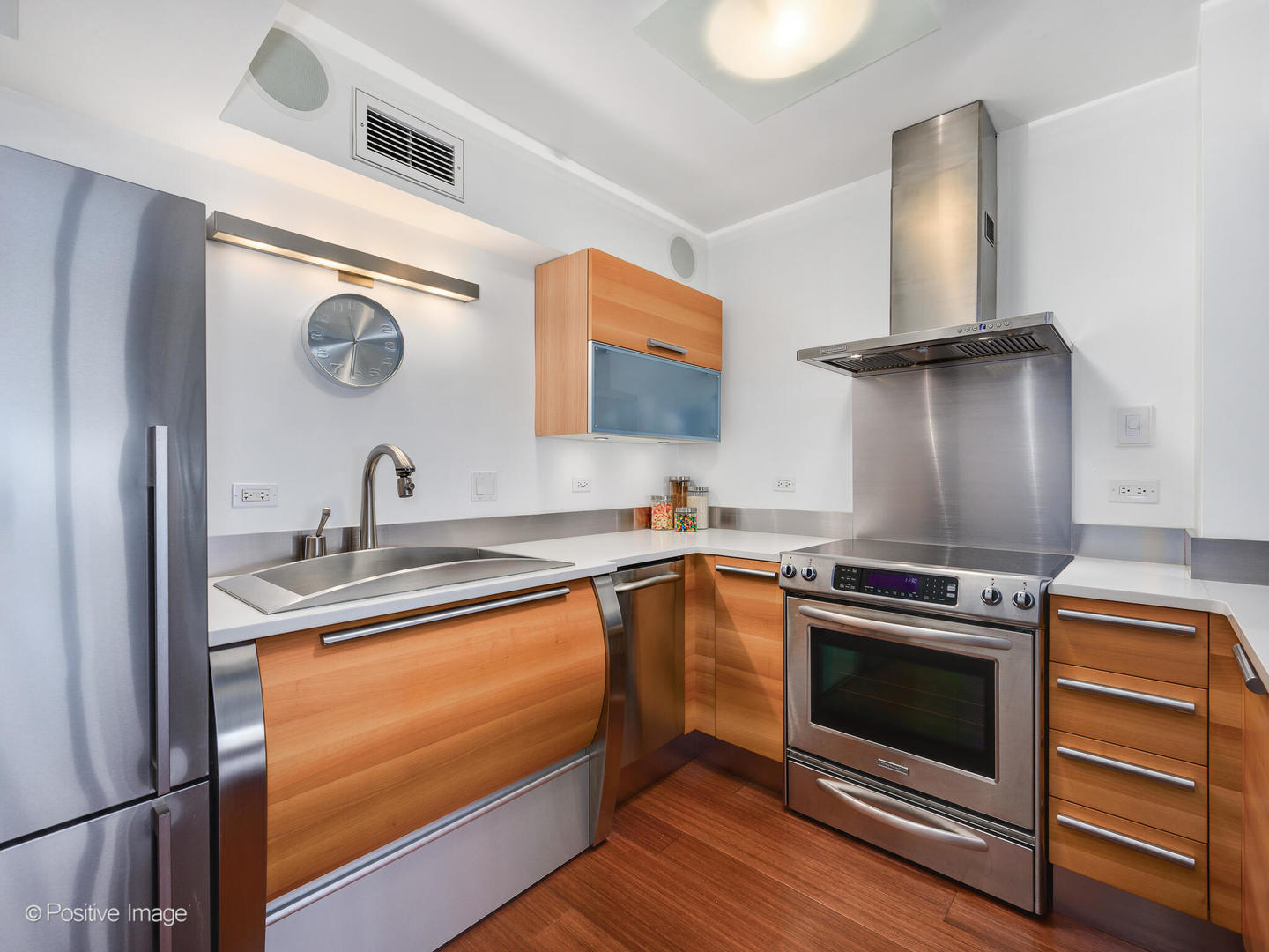 175 E DELAWARE Place Unit: 7601