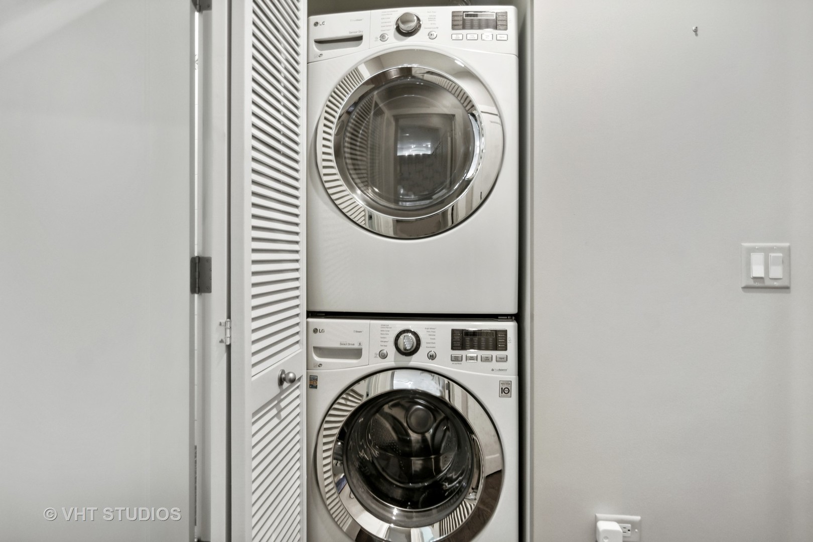 6 N Michigan Avenue Unit: 1306