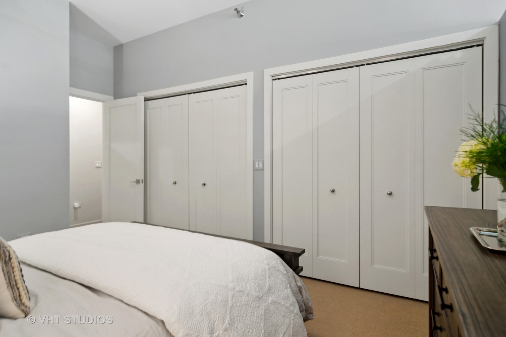 6 N Michigan Avenue Unit: 1306