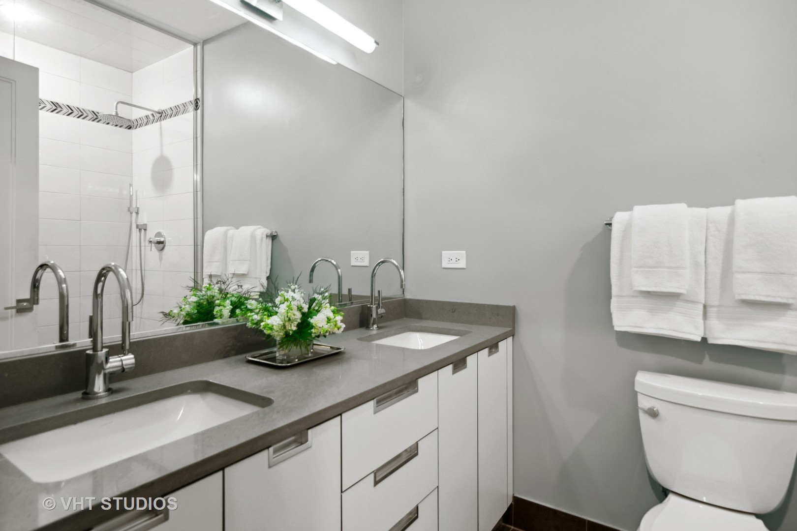 6 N Michigan Avenue Unit: 1306