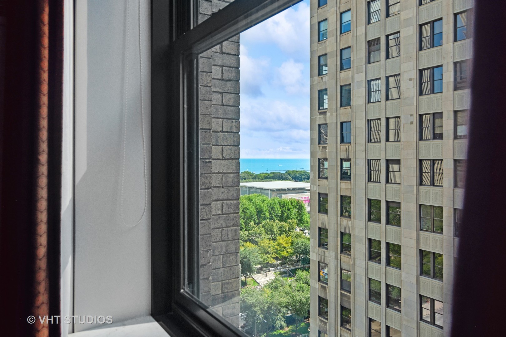 6 N Michigan Avenue Unit: 1306