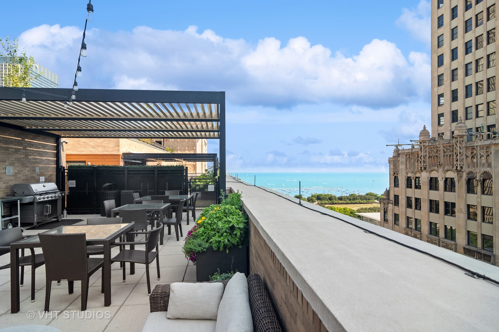 6 N Michigan Avenue Unit: 1306