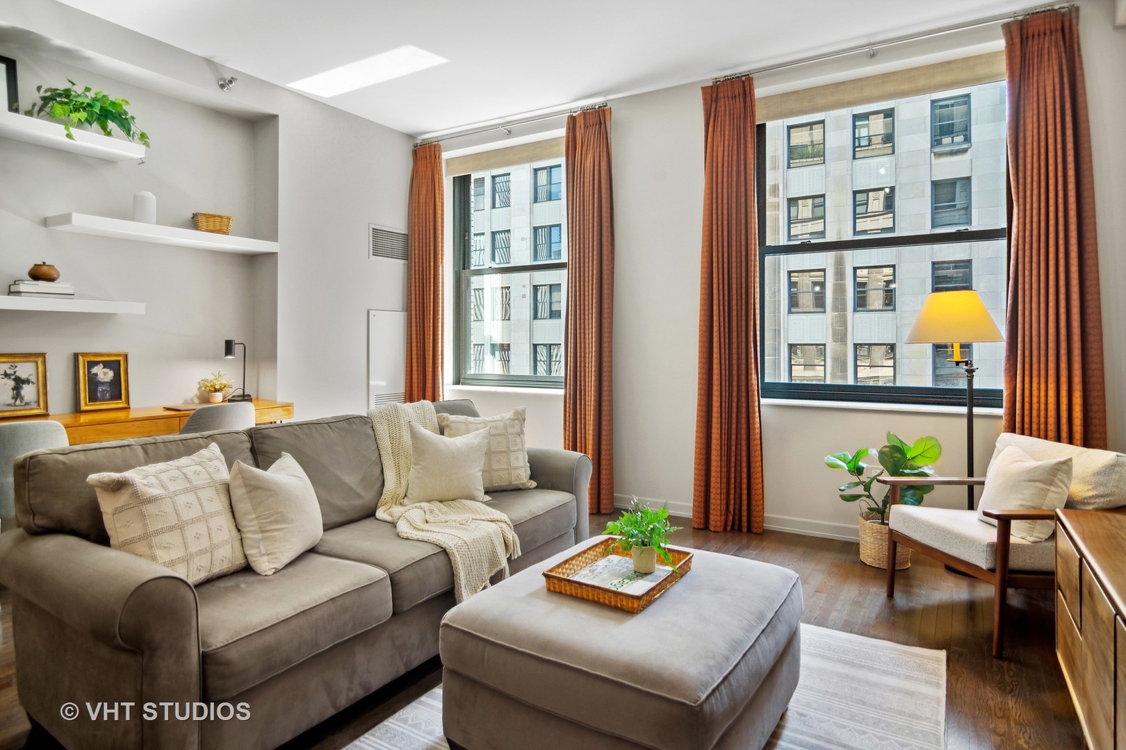 6 N Michigan Avenue Unit: 1306