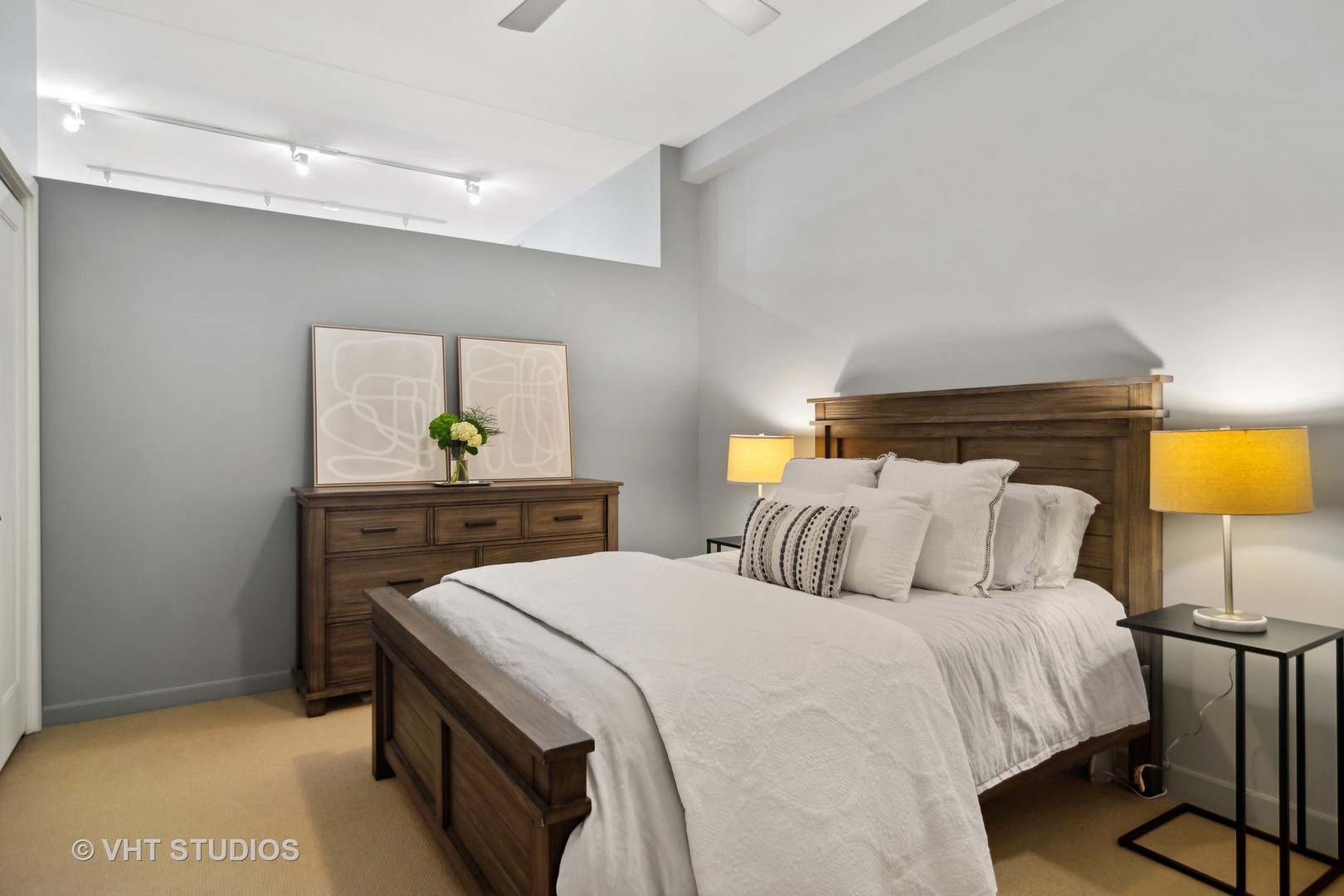 6 N Michigan Avenue Unit: 1306